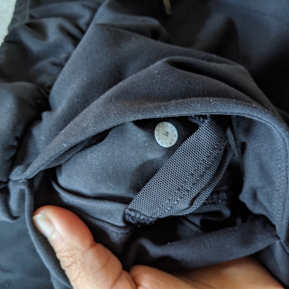 Lululemon On The Fly 7/8 - Picture 3 of 4